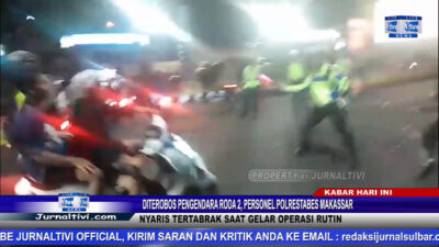 Berita Video : Diterobos Pengendara Roda 2, Personel Polrestabes Makassar  Nyaris Tertabrak Saat Gelar Operasi Rutin