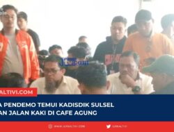 Massa Pendemo Temui Kadisdik Sulsel Dengan Jalan Kaki Di Cafe Agung