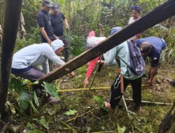 TMMD Enrekang Dimulai! TNI dan Warga Gotong Royong Bangun Jamban Sehat di Desa Pekalobean