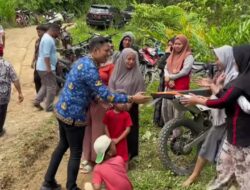 Bupati Enrekang Tinjau Lokasi Longsor di Dusun Batarang, Akses Jalan Sudah Bisa Dilewati