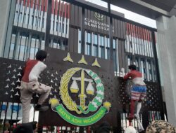 Foto : Laskar Arung Palakka Demo di Kejati Sulsel