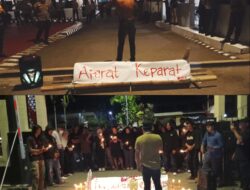 Solidaritas untuk Affan Kurniawan, Warga dan Mahasiswa Enrekang Nyalakan Lilin di Depan Mapolres
