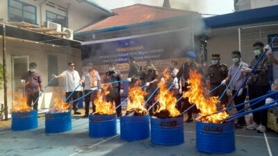Foto : Pemusnahan Barang Ilegal Hasil Penindakan Bea Cukai Makassar