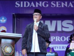 Muslimin Bando Apresiasi Prestasi UNIMEN dan Dorong Kolaborasi pada Wisuda XIV