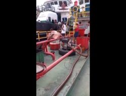 Bongkar Muat BBM Ilegal Dua Kapal Self Propelled Oil Barge (SPOB) Senia Dan Resky Di PT IKI Makassar