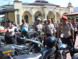 Dalami Kelayakan Kendaraan Dinas, Kapolres Enrekang Pimpin Pemeriksaan Langsung