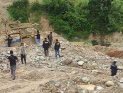 Tertimbun di Dalam Tambang Emas Ilegal Kakek dan Cucu Ditemukan Tewas Mengenaskan di Desa Limbong