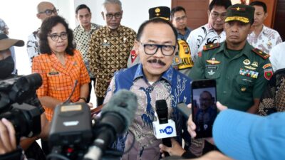 Suhardi Duka: Pers Sehat, Pembangunan dan Demokrasi Juga Sehat