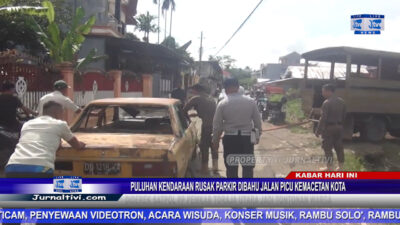Berita Video : Kendaraan Rusak Parkir Dibahu Jalan Picu Kemacetan Kota, Diderek Satpol PP Pemkab Toraja Utara Jadi Tontonan Warga