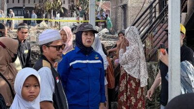 Kadinsos P3A dan PMD Sulbar Dampingi Korban Kebakaran 