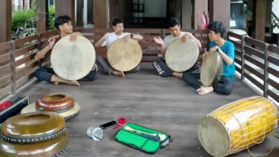 Generasi Muda Jakarta Belajar Musik Tradisional Rawana Mandar 