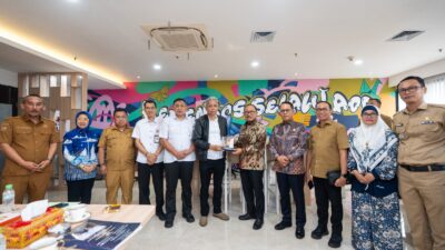 Tekan Kemiskinan, Sulbar Gandeng Kemensos Salurkan Bantuan 5 Juta untuk 300 Masyarakat Miskin