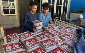 Irjen Pol Andi Rian R Djajadi Berkurban Dua Sapi Limosin 1,7 Ton di Sulsel, Daging Dibagikan ke Ratusan Warga Makassar dan Bone
