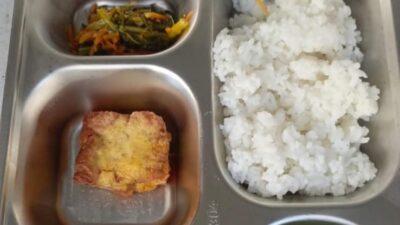 Orang Tua Siswa SD Buah Hati Keluhkan Menu MBG, Telur Kering Tanpa Bumbu Sayur Tidak Jelas