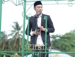 Ribuan Warga Enrekang Salat Idul Adha di Lapangan Abu Bakar Lambogo, Bupati Tampak Berbaur