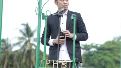 Ribuan Warga Enrekang Salat Idul Adha di Lapangan Abu Bakar Lambogo, Bupati Tampak Berbaur