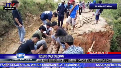 Berita Video : Bertahun – Tahun Rusak Parah, Jalan Provinsi Poros Simbuang – Mappak di Tana Toraja Diperbaiki Anak Sekolah dan Warga Gunakan Alat Seadanya