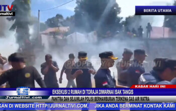 Berita Video : Eksekusi 2 Rumah di Toraja Diwarnai Isak Tangis, Panitra dan Sejumlah Polisi Berhamburan Terkena Gas Air Matra