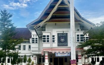 Enrekang – Warga Curhat di Kolom FB Bupati Soal Bibir Sungai di Perbatasan Enrekang-Toraja, 2 Rumah dan Jalan Poros Terancam