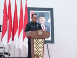 Sekprov Hadiri Paripurna, Tanggapi Pandangan Fraksi DPRD Sulbar
