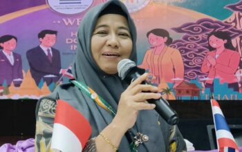 Dua Guru Besar PGSD FIP UNM Sebagai Narasumber Seminar Internasional di Kasetsart University Thailand