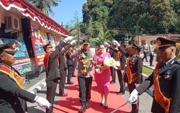 AKBP Ketut Yoga Resmi Gantikan Hari Budiyanto, Tangis Haru Warnai Pisah Sambut Kapolres Enrekang