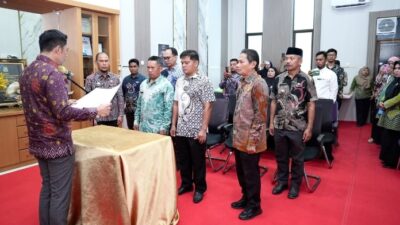 Resmi! Bupati Enrekang Lantik Dua Pj Kades, Pesan Ini Langsung Ditekenkan