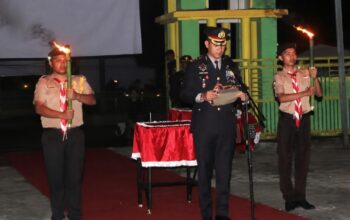 Kapolres Enrekang Pimpin Apel Kehormatan dan Renungan Suci di TMP Massenrempulu