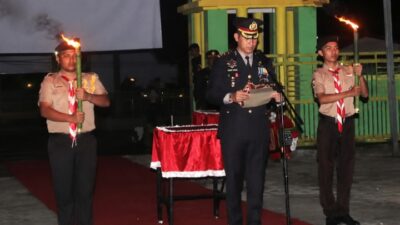 Kapolres Enrekang Pimpin Apel Kehormatan dan Renungan Suci di TMP Massenrempulu