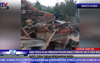 Berita Video : Rumah Terduga Pelaku Pembunuhan Pedagang Bawang Di Enrekang Hancur Diamuk Massa, Bupati Turun Tangan Menenangkan Warga