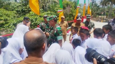 Panglima Kodam XXIII Palaka Wira Resmikan Jembatan Garuda di Desa Polewali, 459 Warga Penerima Manfaat