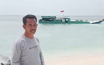 Kapal Dinas Kecamatan Pulau Balakbalakang Saat Menjemput Bantuan Beras Kementrian Karam