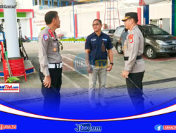 Pantau Penerapan Sistem Ganjil Genap di SPBU Kasimpo, Kapolres Tana Toraja : Ikuti Arahan Petugas