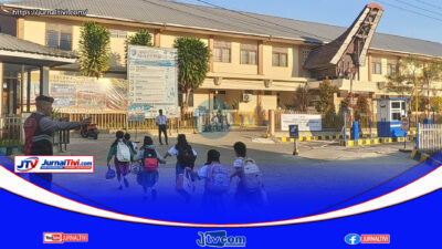 Personel Gabungan Polres Tana Toraja Gelar Strong Point Pagi Hari Jaga Kelancaran Arus Lalulintas Disejumlah Titik
