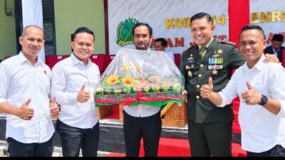 Polres Enrekang Beri Nasi Tumpeng ke Kodim 1419/Enrekang, Simbol Sinergitas TNI-Polri di HUT TNI ke-81